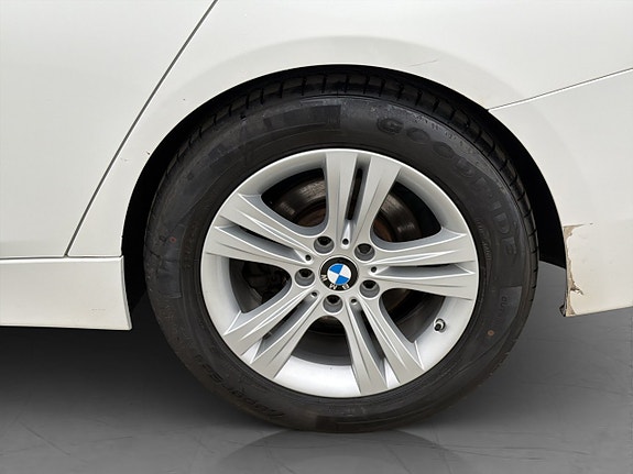 BMW 320 26 of 28