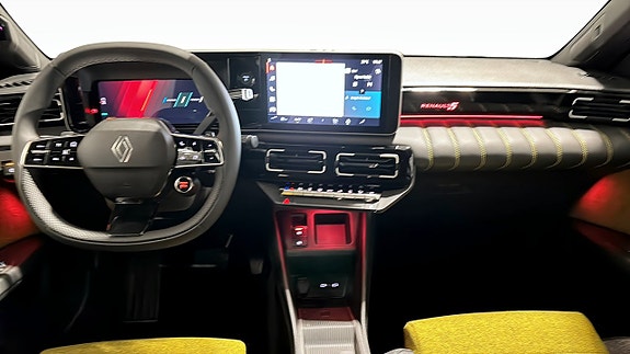 Renault 5 E-Tech 4 of 9
