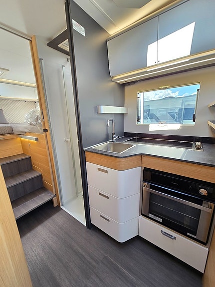 Adria CORAL 670SL PLUS FIAT 9-STEGS AUT. 180HK 22 of 22