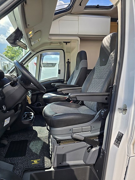 Adria CORAL 670SL PLUS FIAT 9-STEGS AUT. 180HK 9 of 22
