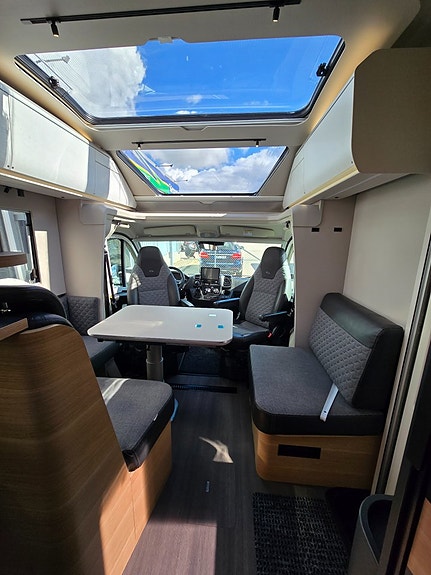Adria CORAL 670SL PLUS FIAT 9-STEGS AUT. 180HK 14 of 22