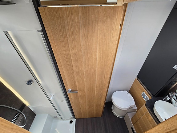 Adria CORAL 670SL PLUS FIAT 9-STEGS AUT. 180HK 20 of 22