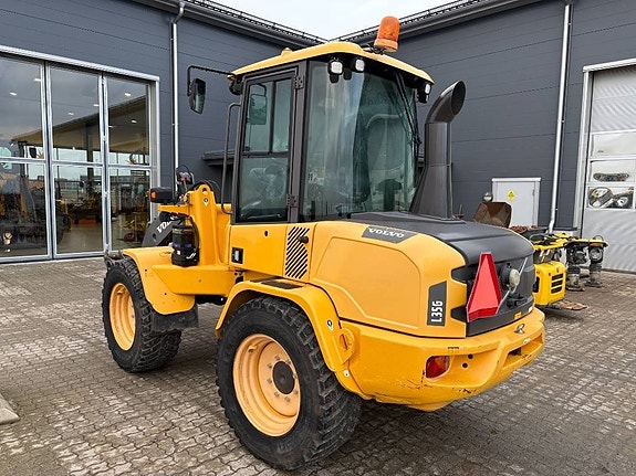 Volvo L 35 G 2 of 8