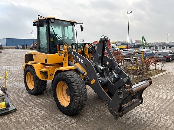 Volvo L 35 G 4 of 8