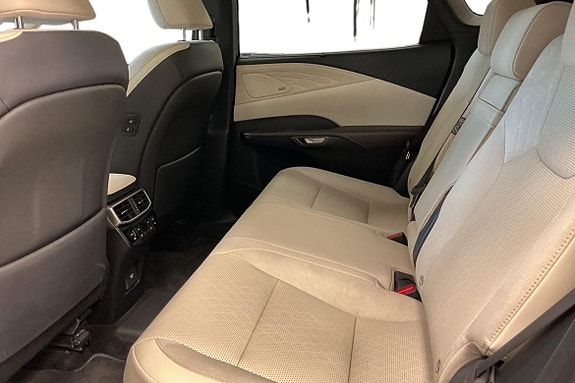 Lexus RX450h+ 16 of 27