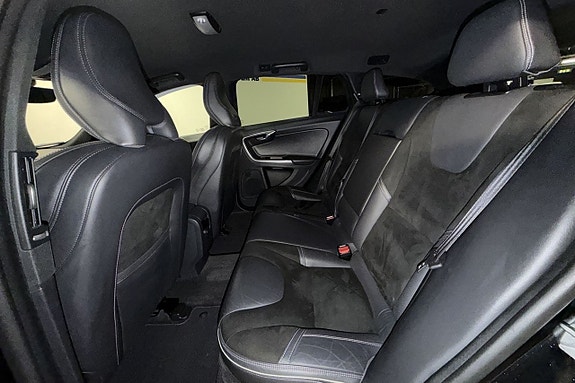 Volvo V60 14 of 24