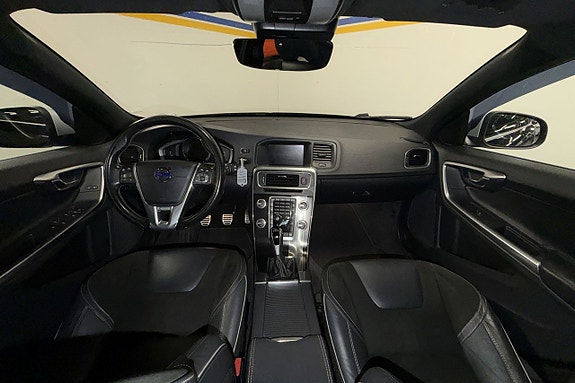 Volvo V60 13 of 24