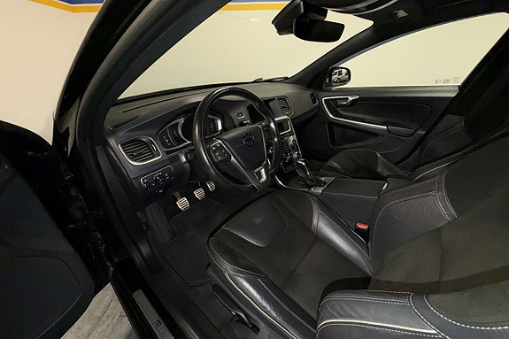 Volvo V60 16 of 24