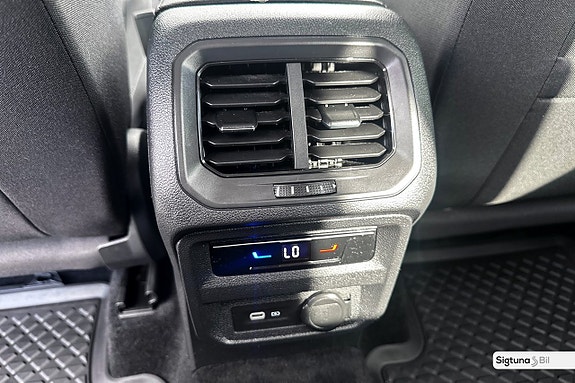 Volkswagen Tiguan Allspace 12 of 27