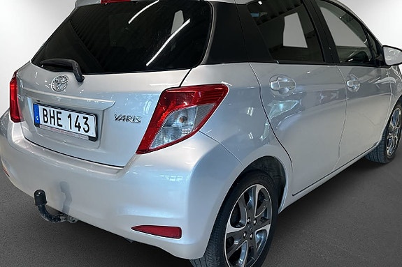 Toyota Yaris 9 of 12