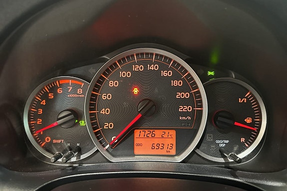 Toyota Yaris 11 of 12