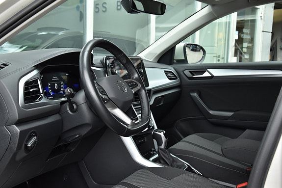 Volkswagen T-Roc 9 of 25