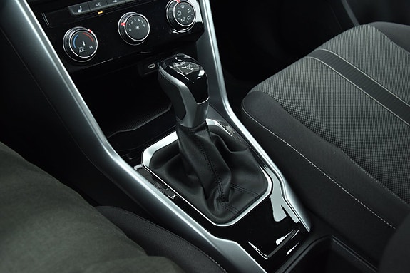 Volkswagen T-Roc 15 of 25