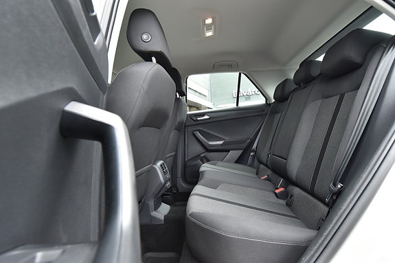 Volkswagen T-Roc 11 of 25