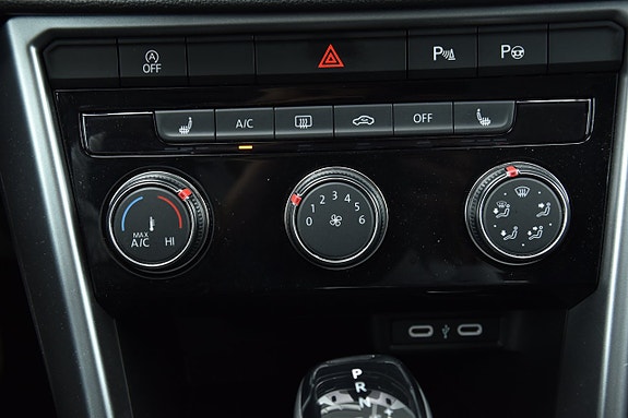Volkswagen T-Roc 16 of 25