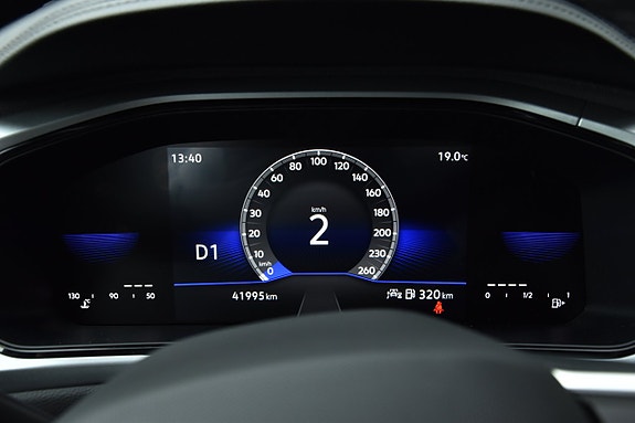 Volkswagen T-Roc 24 of 25