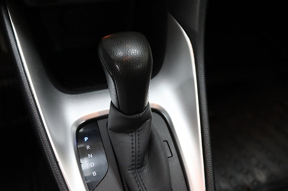 Toyota Yaris 18 of 21