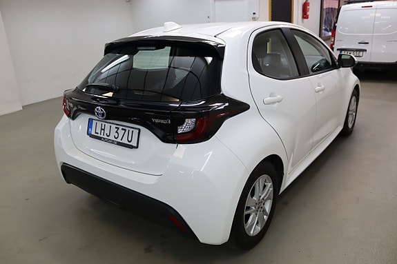 Toyota Yaris 7 of 21