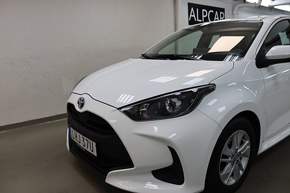 Toyota Yaris 3 of 21