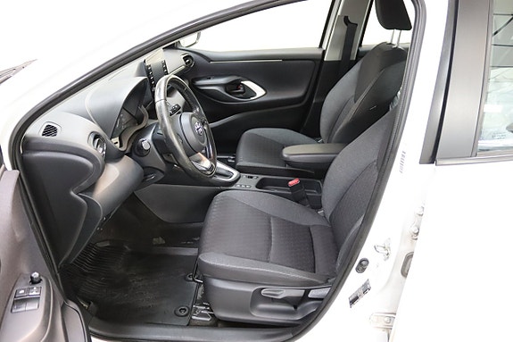 Toyota Yaris 10 of 21
