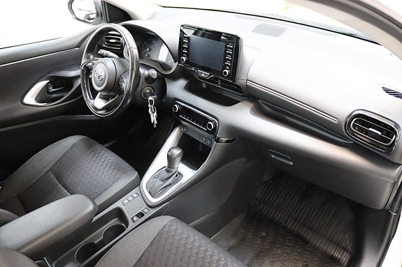 Toyota Yaris 14 of 21