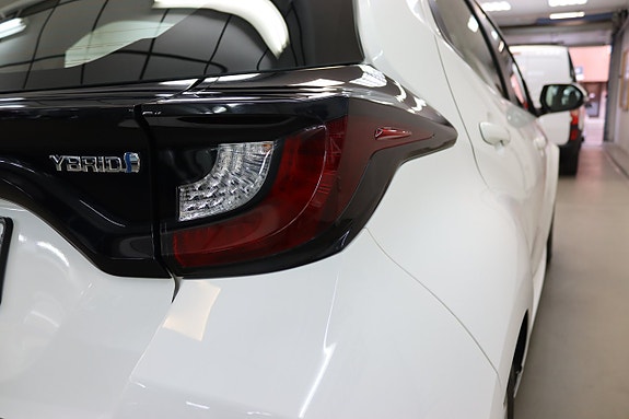 Toyota Yaris 6 of 21