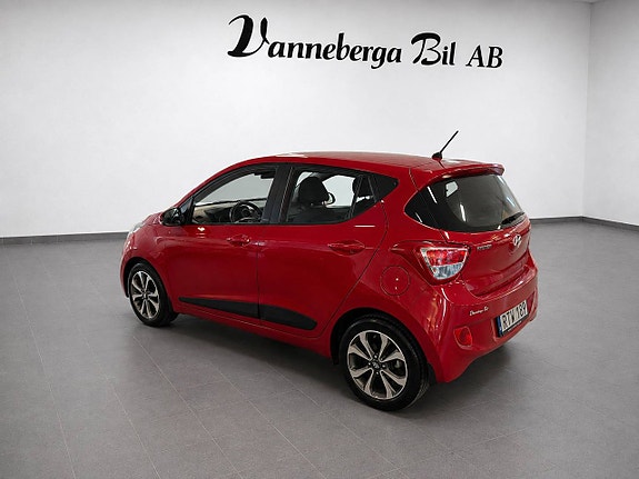 Hyundai i10 4 of 6