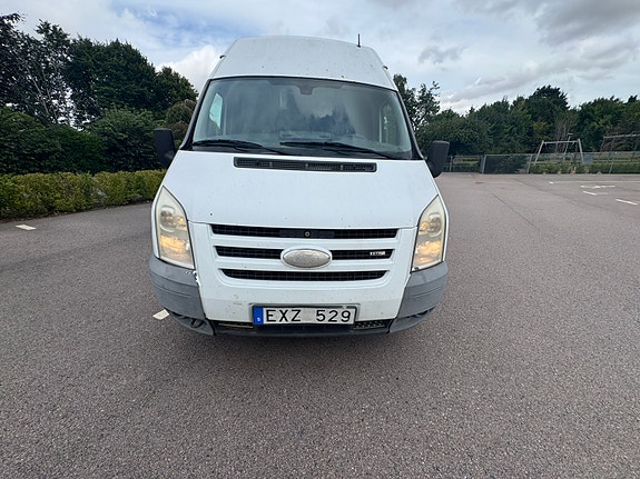 Ford Transit 2 of 6