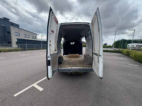 Ford Transit 3 of 6