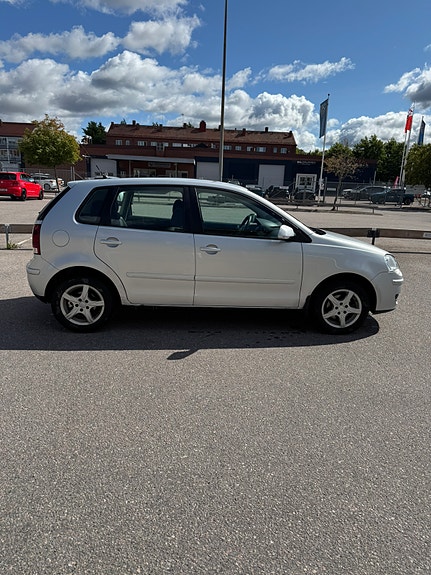 Volkswagen Polo 5 of 8