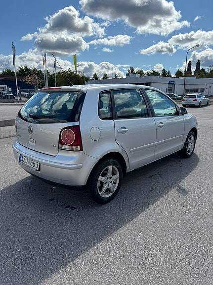 Volkswagen Polo 4 of 8