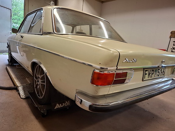 Audi 100 2 of 6