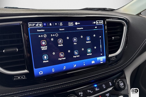 Chrysler Pacifica 16 of 27