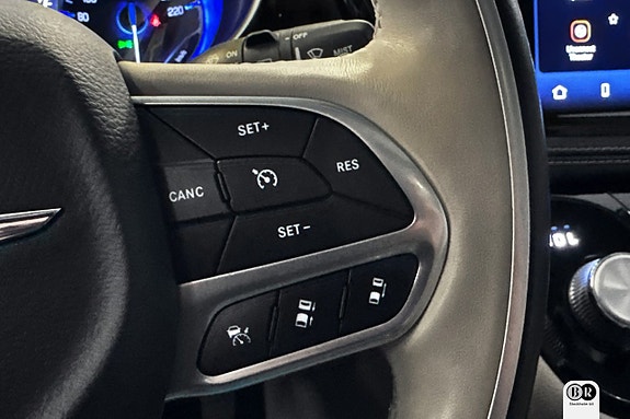 Chrysler Pacifica 21 of 27
