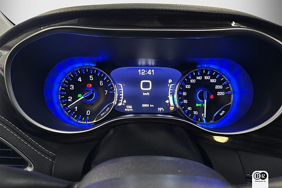 Chrysler Pacifica 12 of 27