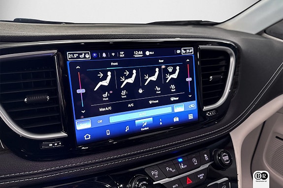 Chrysler Pacifica 18 of 27