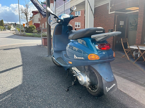 Vespa ET2 6 of 12