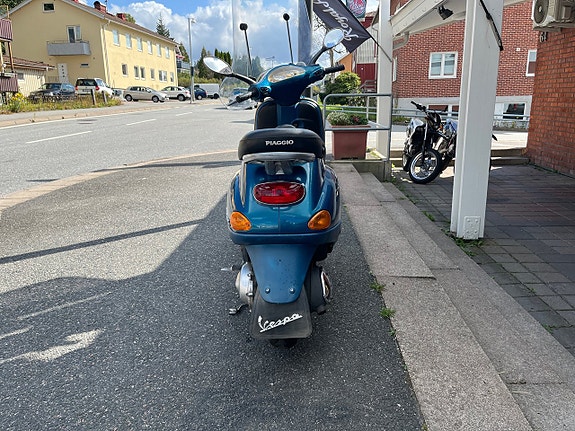 Vespa ET2 7 of 12