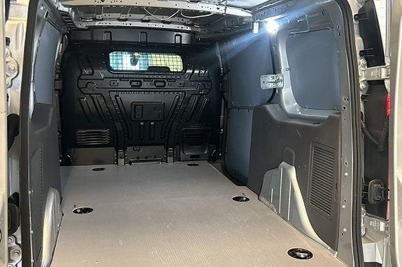 Ford Transit Connect 11 of 19