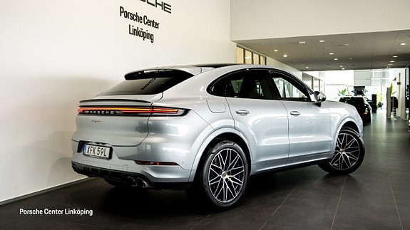 Porsche Cayenne 8 of 24