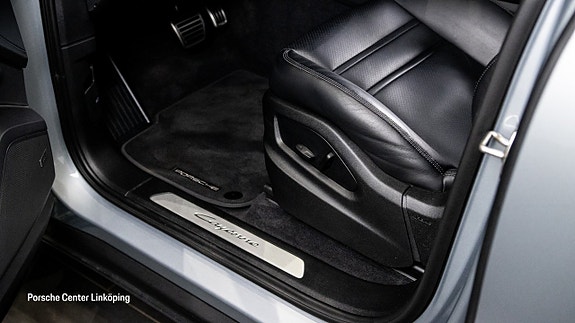 Porsche Cayenne 19 of 24