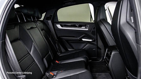 Porsche Cayenne 21 of 24