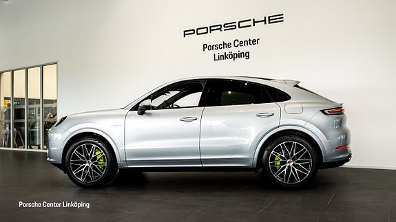 Porsche Cayenne 4 of 24
