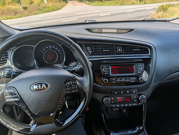 Kia Ceed 6 of 8