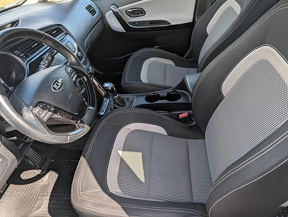 Kia Ceed 4 of 8