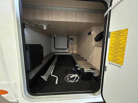 Adria Compact SC / Automat / Solcell / 3500kg / Ugn 25 of 25