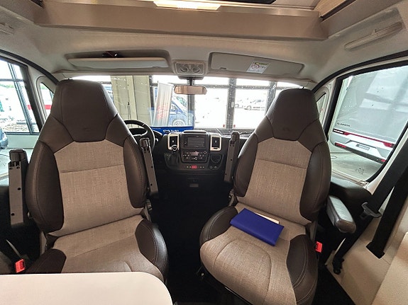Adria Compact SC / Automat / Solcell / 3500kg / Ugn 8 of 25