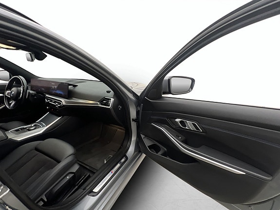 BMW 330e 27 of 30