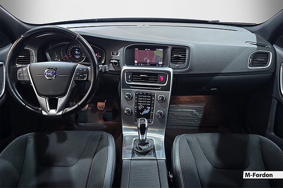 Volvo V60 14 of 18