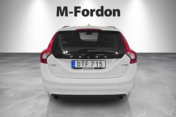 Volvo V60 4 of 18